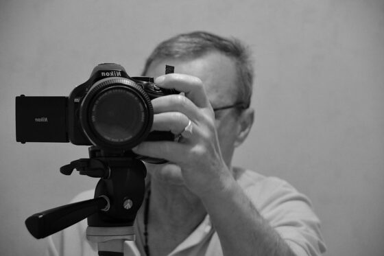 EUA VÃO FOTOGRAFAR VISITANTES ESTRANGEIROS E PORTADORES DE GREEN CARD AO ENTRAR E SAIR DO PAÍS 1 Portadores de green card deverão fornecer seus dados biométricos ao sair do país, o que inclui fotos e outras informações pessoais