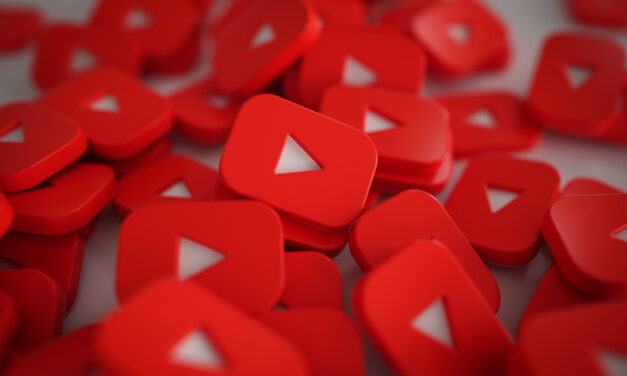 YOUTUBE E FACEBOOK SÃO AS REDES SOCIAIS MAIS USADAS POR ADULTOS NOS ESTADOS UNIDOS