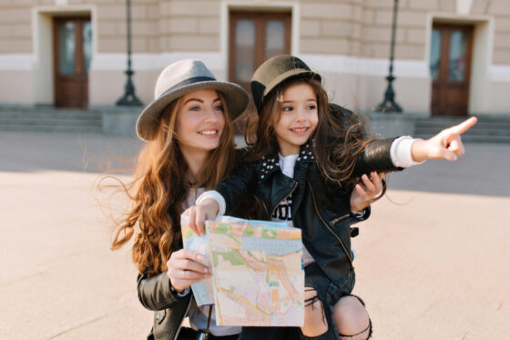 Remember that children travel safely at all times, thanks to the care of the flight crew.
