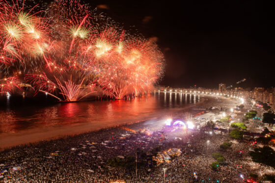 Rio delivered 12 minutes of nonstop fireworks to welcome 2025.