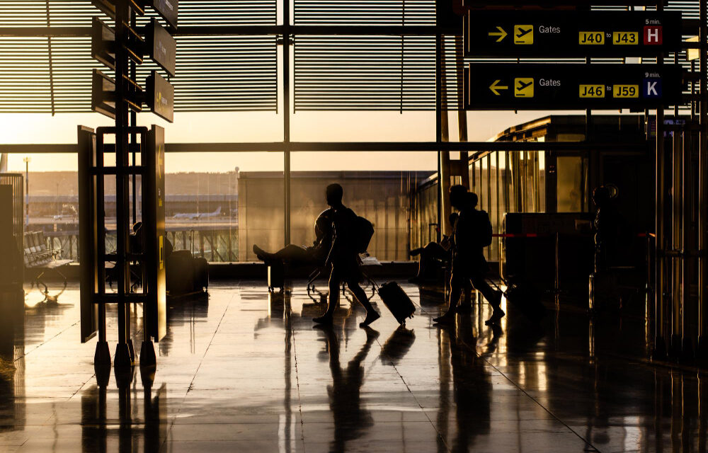 VAI VIAJAR NOS EUA? PASSAGEIROS SEM REAL ID AGORA TERÃO DE PAGAR TAXA DE US$ 45