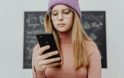 home 9 GERAÇÃO Z AMERICANA E INTELIGÊNCIA ARTIFICIAL: POR QUE OS JOVENS ESTÃO PERDENDO O ENCANTO PELA IA?